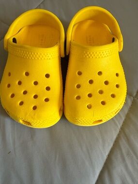 CROCS Kids Bright Yellow Vented Clogs